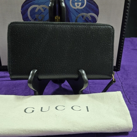 Gucci Animalier Bee Black Leather Zip Around Long Wallet - Picture 2 of 12